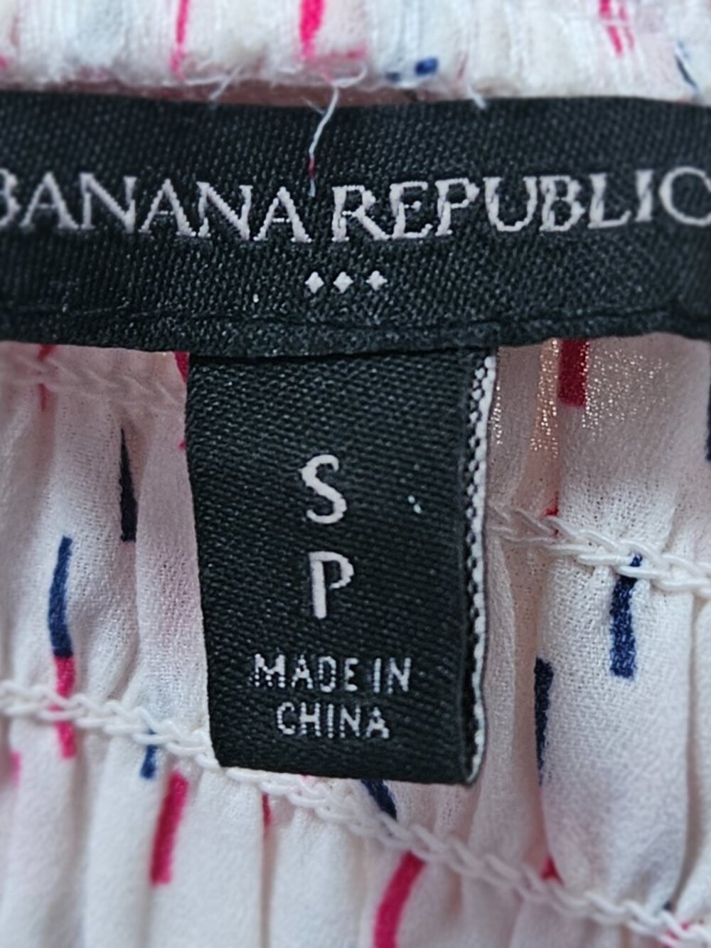 Banana Republic Sleeveless Shirt Back Buttons High Crew Neck Smocked Tank Blouse - Picture 3 of 7